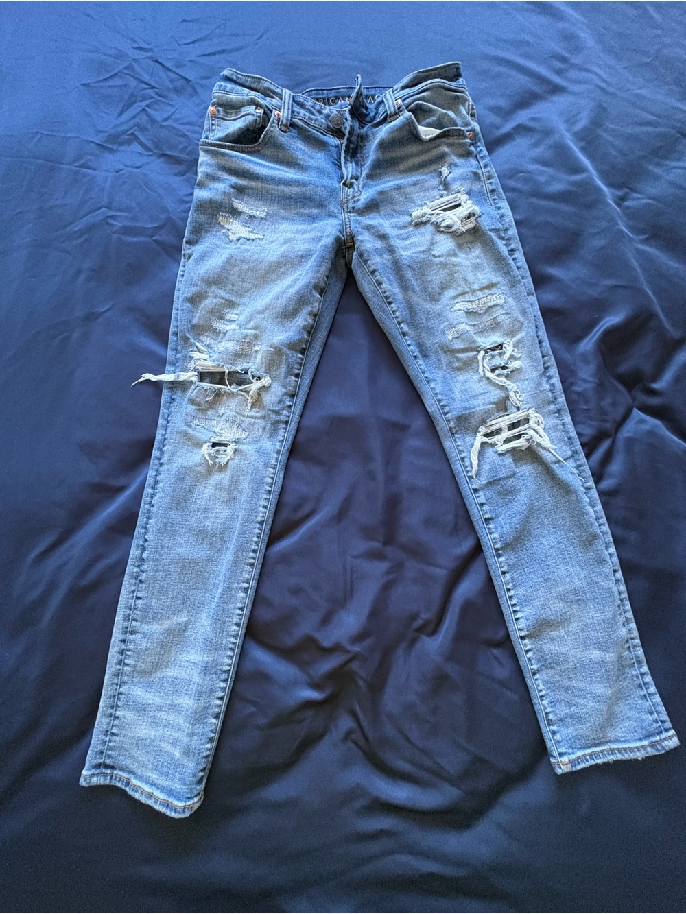 American Eagle Outfitters Light Blue Distressed Skinny Jeans